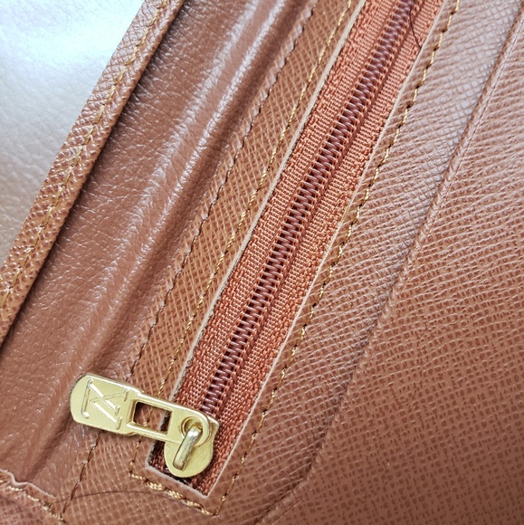 Louis Vuitton Wallet - Picture 8 of 8